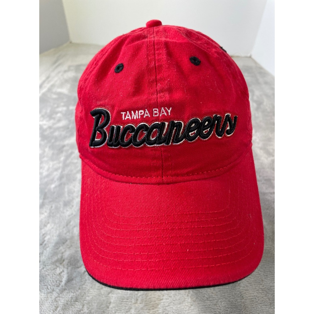 Tampa Bay Buccaneers Reebok NFL Hat Cap Red Embroidered Adjustable Vintage‎